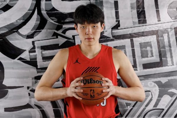 深圳配资门户网 ESPN点评杨瀚森: 最引人入胜的新秀 传球&盖帽出色 篮板球得加强